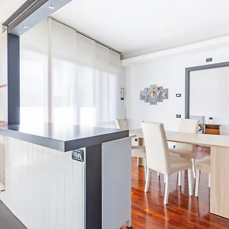 Leonardo Apartment
